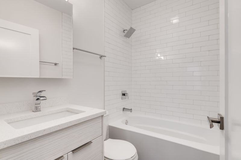 Best Bathtub Refinishing Contractors in Longwood, FL